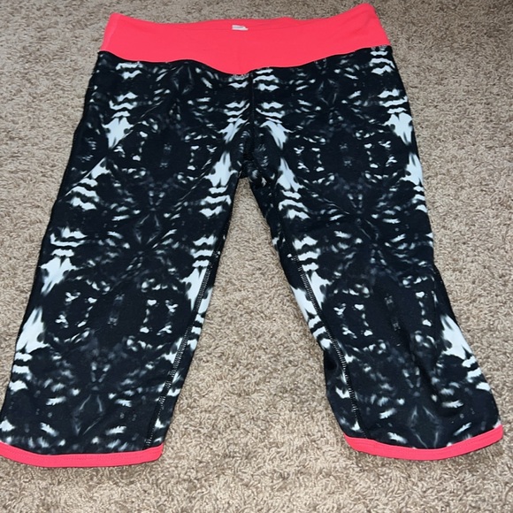 Fabletics workout set. - Picture 5 of 8